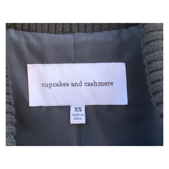 Cupcakes and Cashmere Amy Faux Fur Bomber Jacket Blue XS - Picture 3 of 3